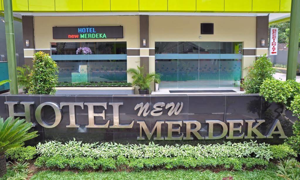 Hotel New Merdeka Pati Екстер'єр фото