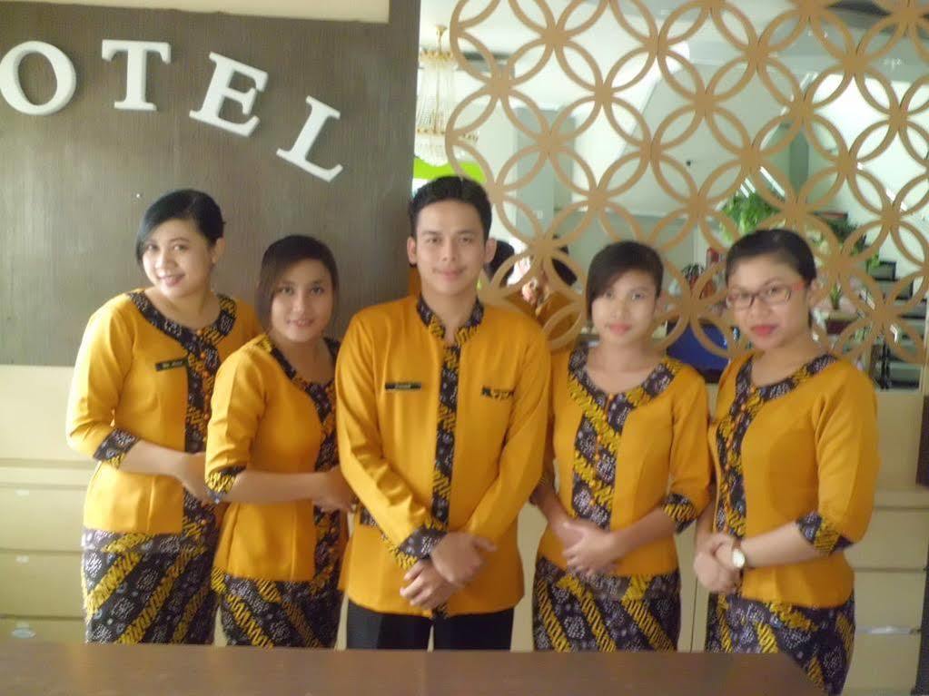 Hotel New Merdeka Pati Екстер'єр фото